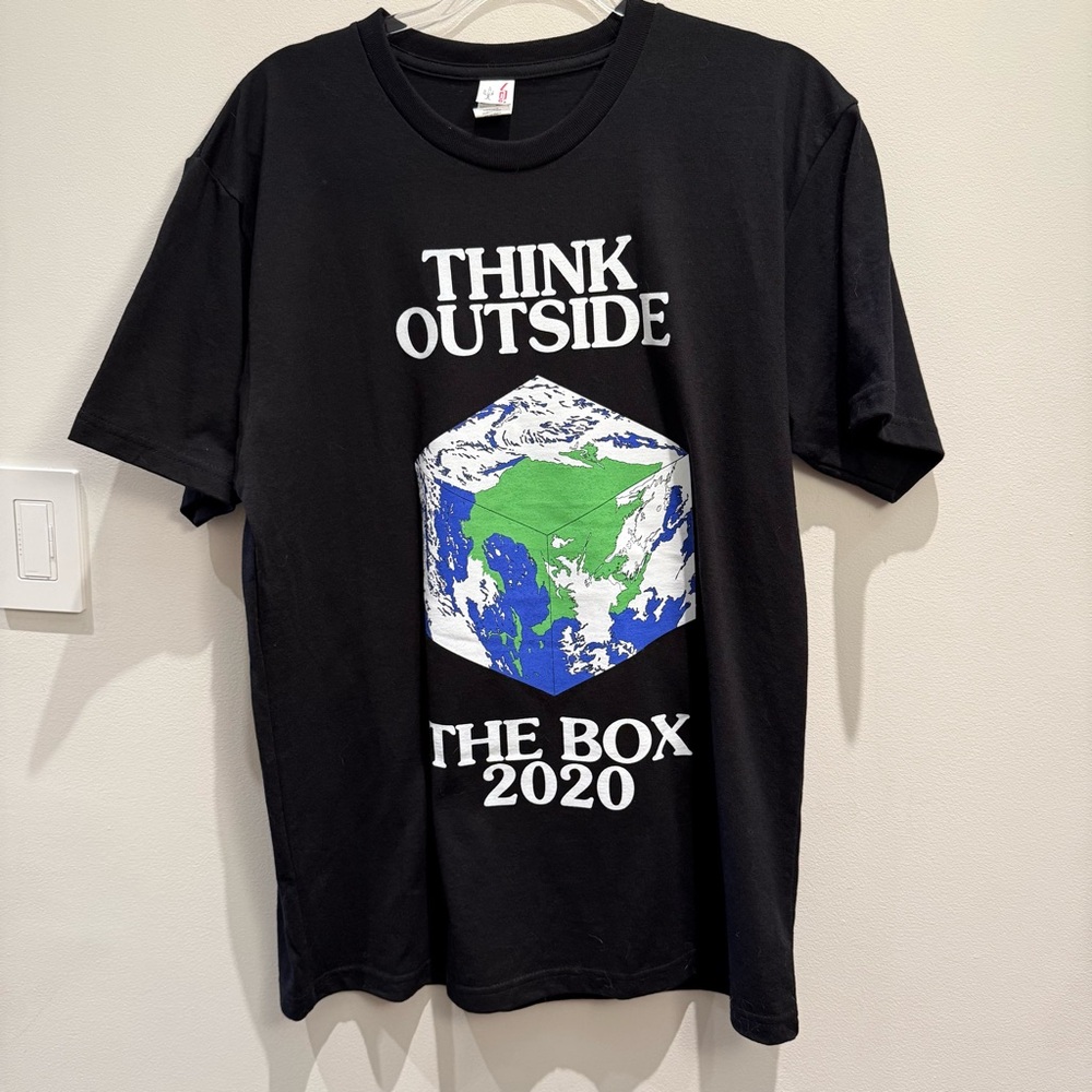 NWOT- Virgil Abloh Canary Yellow Think Outside The Box Black Save The Earth L